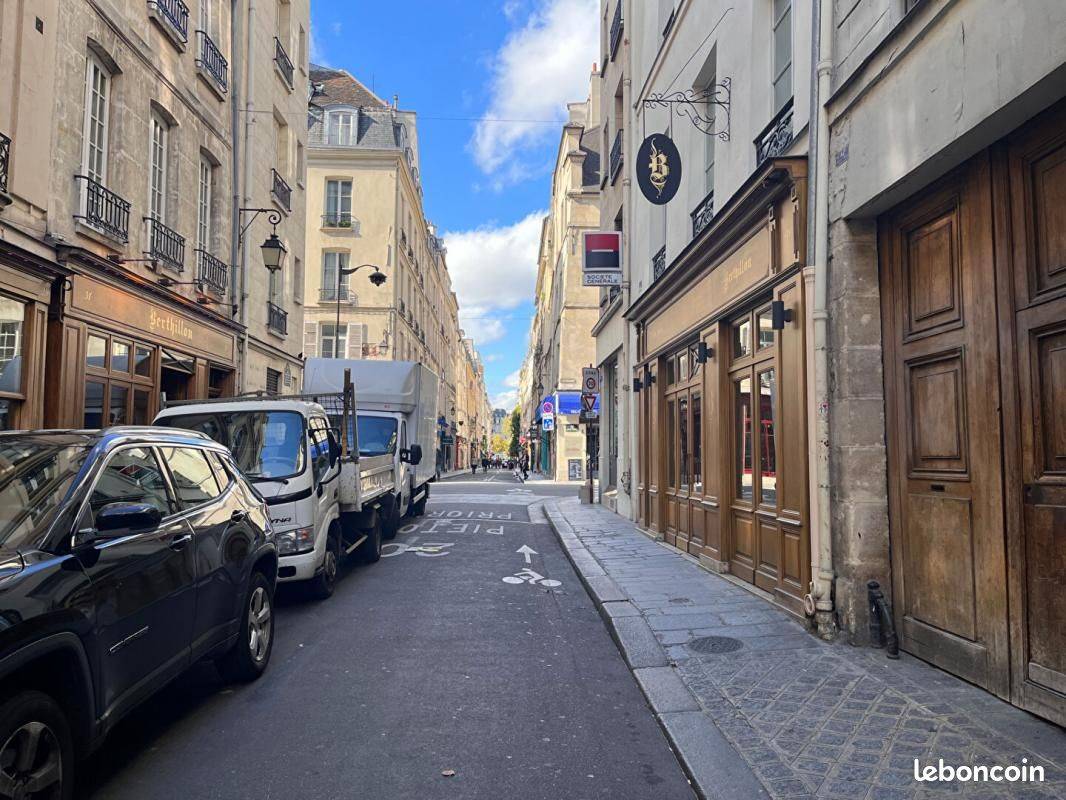 Acheter un Appartement familiale sur l'Île Saint-Louis à Paris dans le 4ème arrondissement. Un beau 4 Pièces avec Charme Authentique