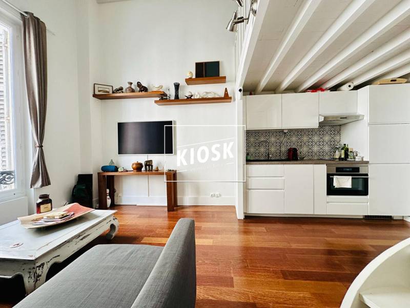 Appartement 2 pièces à vendre Saint-Georges Paris 9 - Rénové avec mezzanine et charme unique