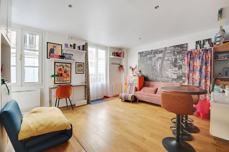 Grand studio rénové avec mezzanine à deux pas de la Mairie du 18e