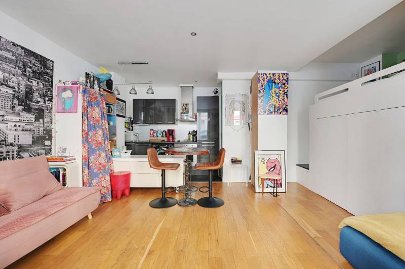Grand studio rénové avec mezzanine à deux pas de la Mairie du 18e