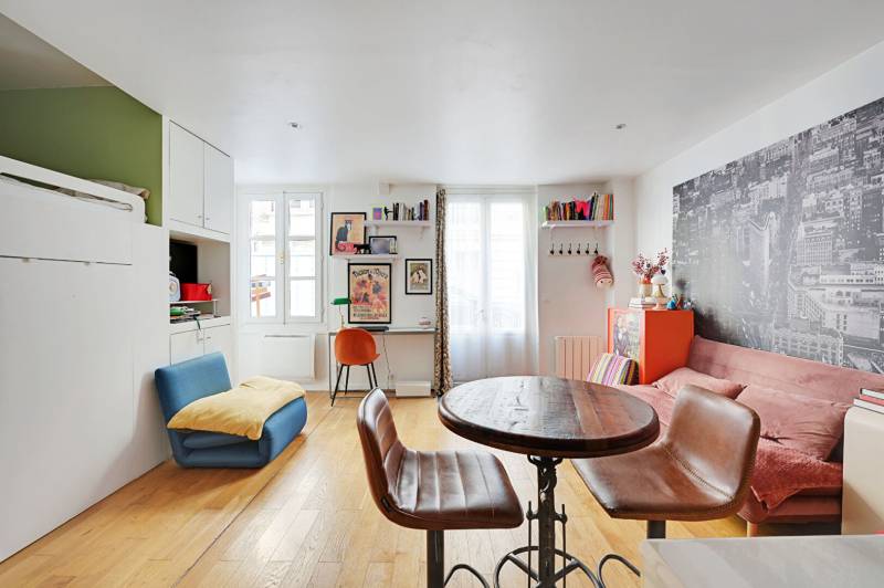 Grand studio rénové avec mezzanine à deux pas de la Mairie du 18e