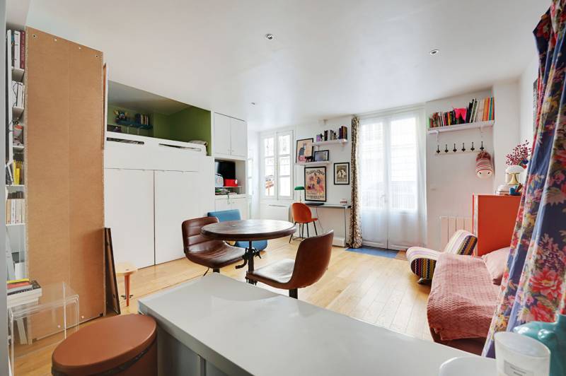 Grand studio rénové avec mezzanine à deux pas de la Mairie du 18e