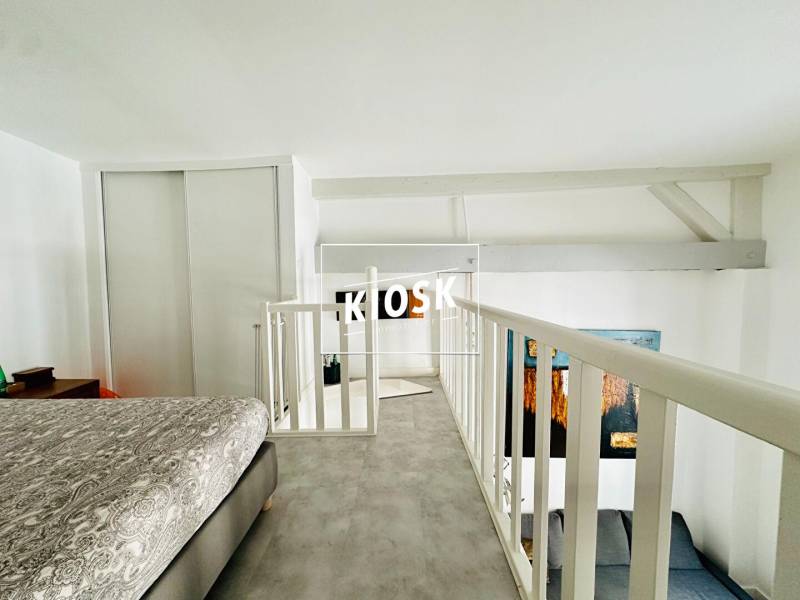 Appartement 2 pièces à vendre Saint-Georges Paris 9 - Rénové avec mezzanine et charme unique
